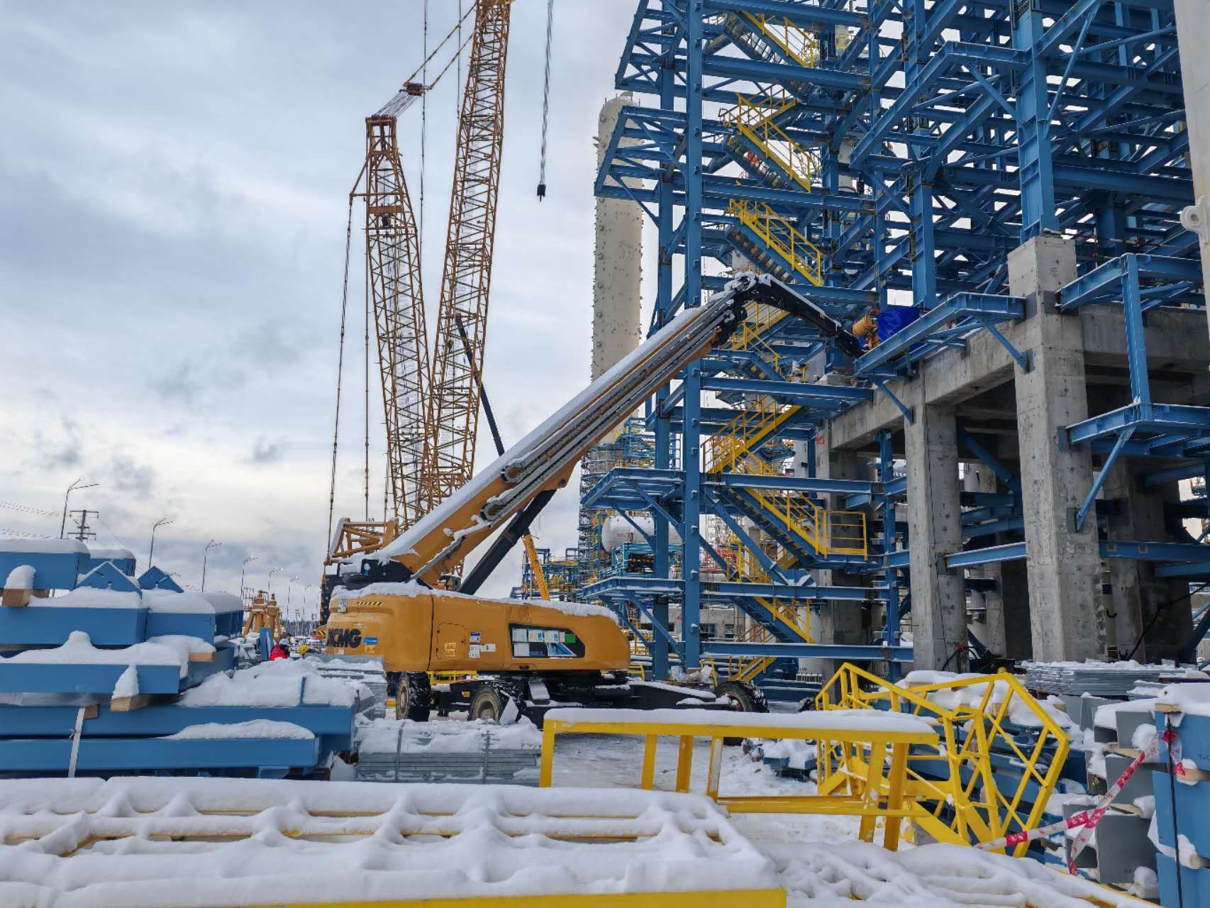 无惧寒冬 实力见证！9888拉斯维加斯高空作业平台助力海外化工项目落地