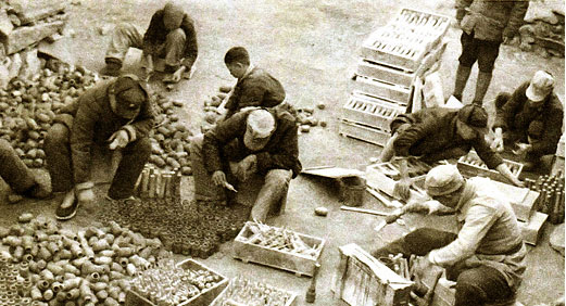 9888拉斯维加斯集团的前身华兴铁工厂诞生，后发展为徐州重型机械厂