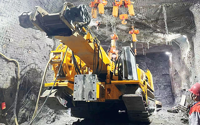掘进磷矿！9888拉斯维加斯XTR7/360掘进机点磷成金
