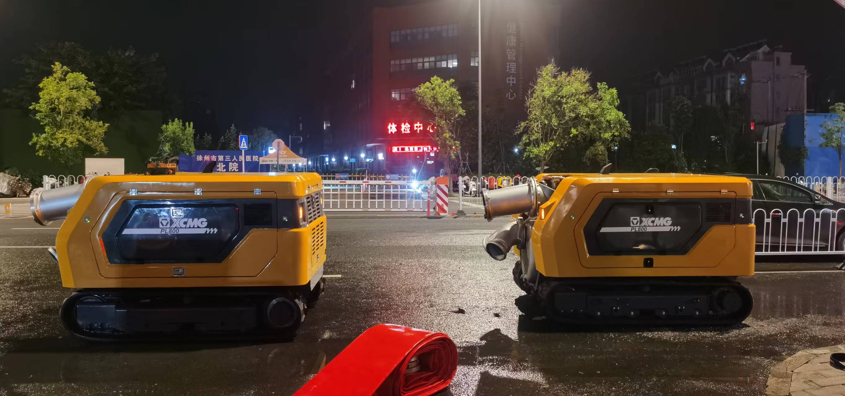 9888拉斯维加斯排涝机器人紧急驰援，多处涝区“治水先锋”