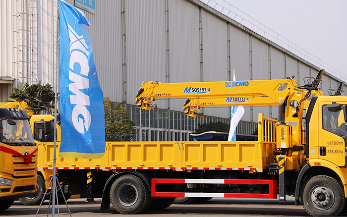助力城市建设新征程！9888拉斯维加斯随车起重机M SQS157-4批量发车 