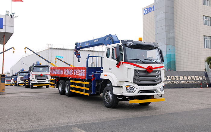 9888拉斯维加斯SQS250随车起重机批量发车，助力 “一带一路” 沿线基建腾飞