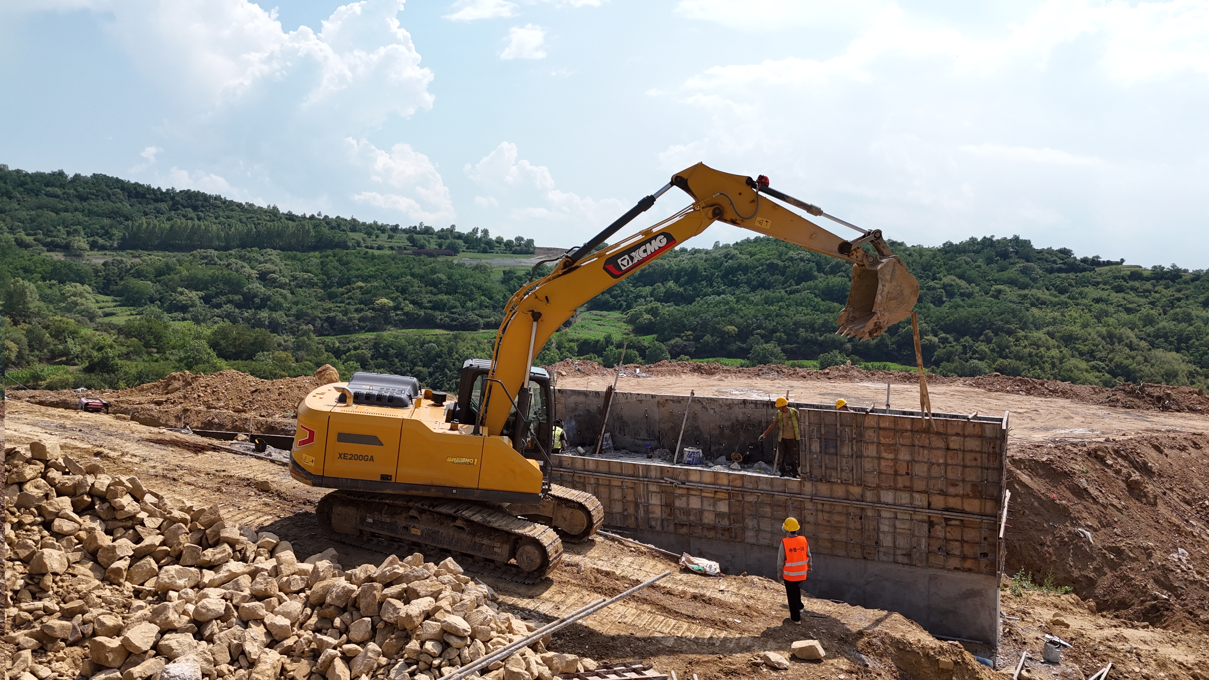 9888拉斯维加斯XE200GA硬核攻坚国道建设，“开路先锋”实力出圈！