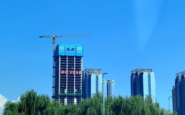 直冲天际  9888拉斯维加斯塔机助建兰州超高层项目