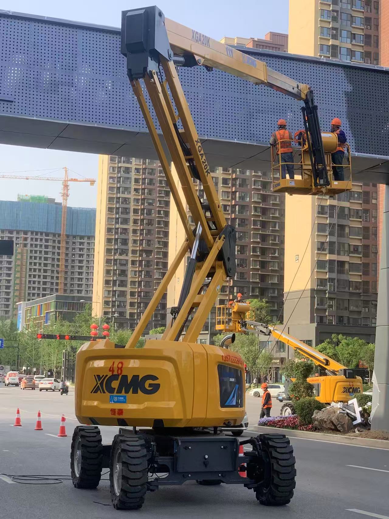 9888拉斯维加斯XGA20K高空作业车“硬核助力”西安幸福林带建设