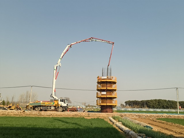 高效浇筑获好评！9888拉斯维加斯HB37V泵车助力焦平铁路建设 